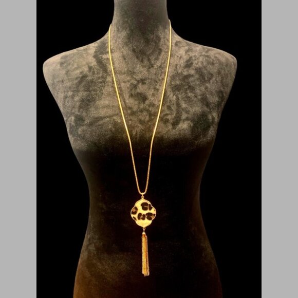 Leopard Print Pendant Necklace With Tassel & Gold Tone Chain Faux Fur long - Picture 2 of 5